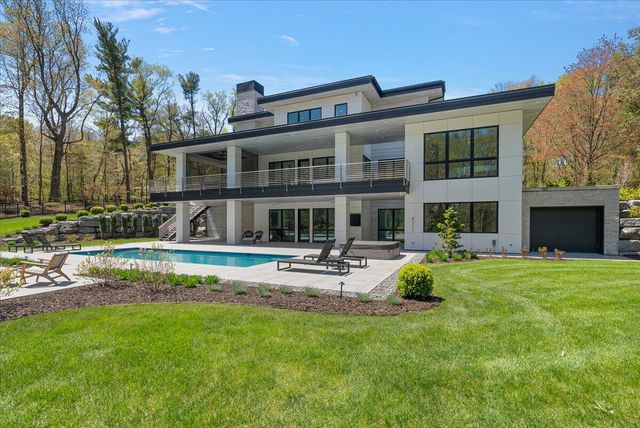 329 N Lakeshore Drive, Holland, MI 49424