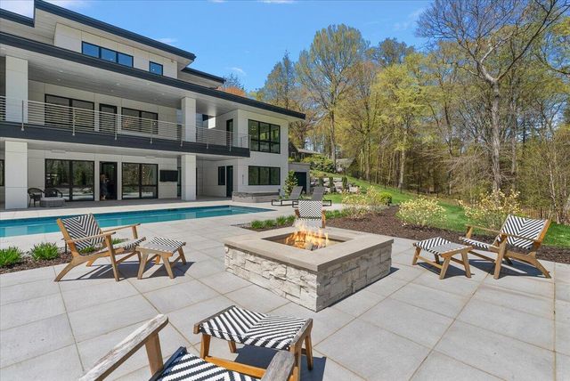 329 N Lakeshore Drive, Holland, MI 49424