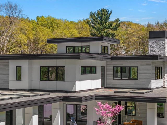 329 N Lakeshore Drive, Holland, MI 49424