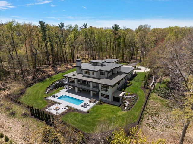 329 N Lakeshore Drive, Holland, MI 49424