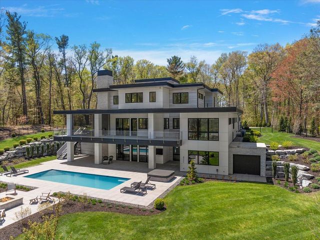 329 N Lakeshore Drive, Holland, MI 49424