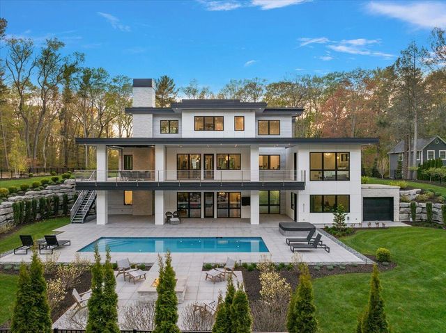 329 N Lakeshore Drive, Holland, MI 49424