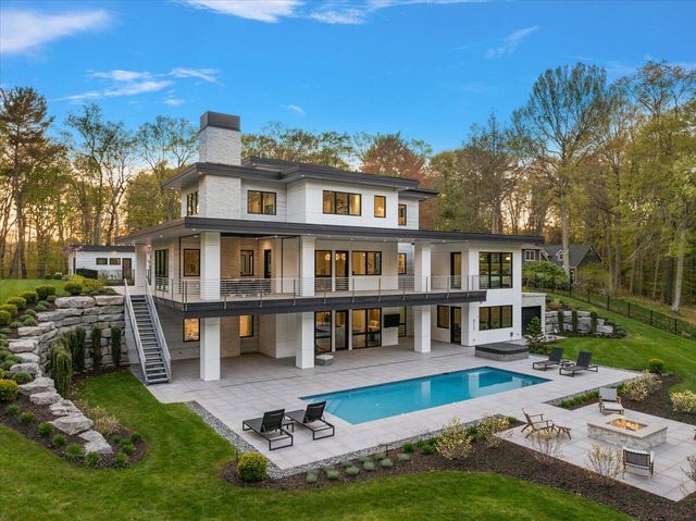 329 N Lakeshore Drive, Holland, MI 49424