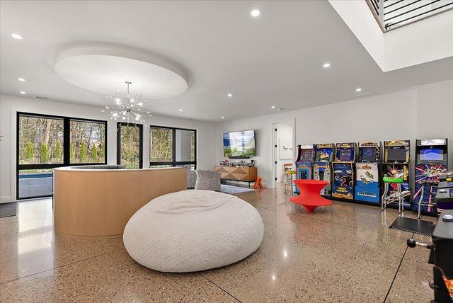 329 N Lakeshore Drive, Holland, MI 49424