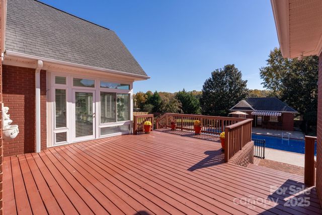 137 Clearcreek Drive, Boiling Springs, SC 29316