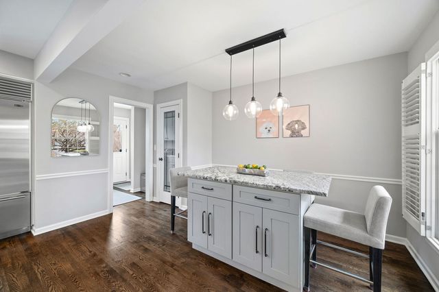 571 Lexington Drive, Lake Forest, IL 60045