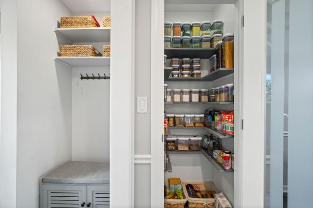 571 Lexington Drive, Lake Forest, IL 60045