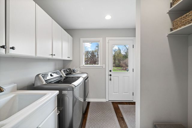 571 Lexington Drive, Lake Forest, IL 60045