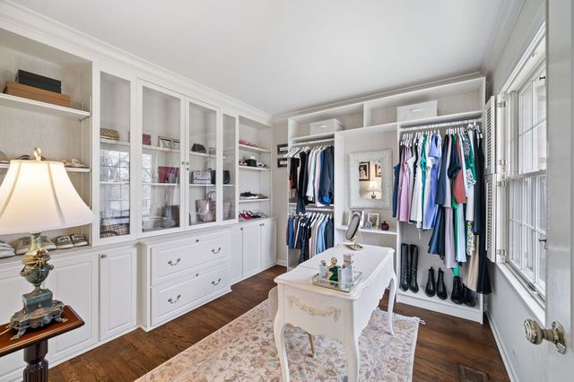 571 Lexington Drive, Lake Forest, IL 60045