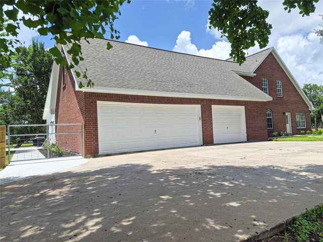 1507 County Road 878a, Sweeny, TX 77480
