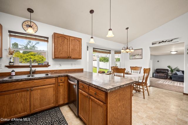 2473 N Bunchgrass DR, Post Falls, ID 83854