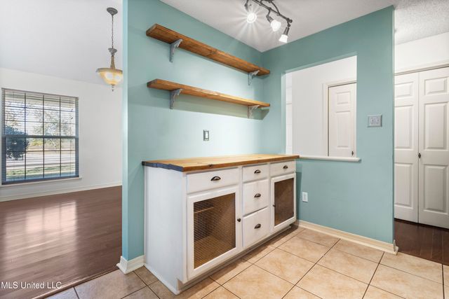 2115 Lauren Drive, Biloxi, MS 39532