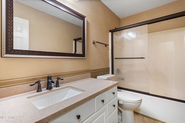 2115 Lauren Drive, Biloxi, MS 39532