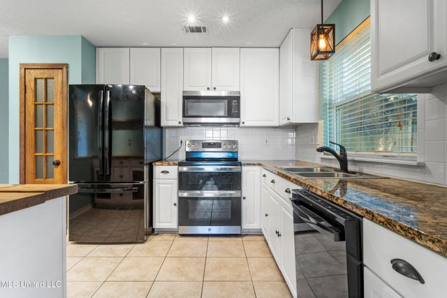 2115 Lauren Drive, Biloxi, MS 39532