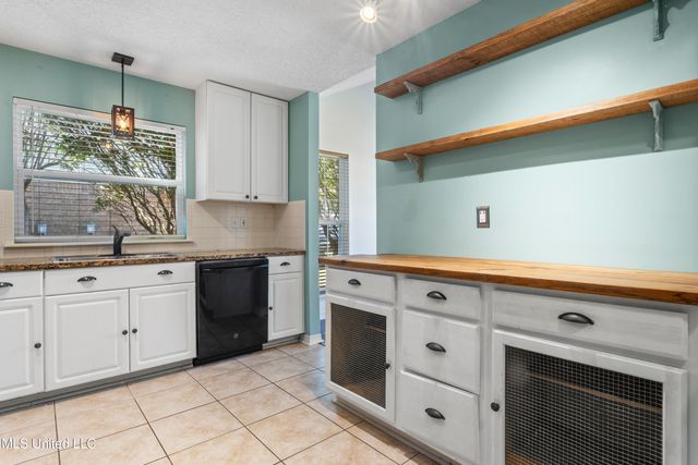 2115 Lauren Drive, Biloxi, MS 39532