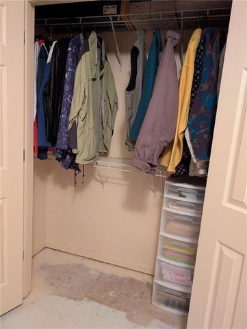 101 HEATHERTON Court, Gladstone, MO 64118