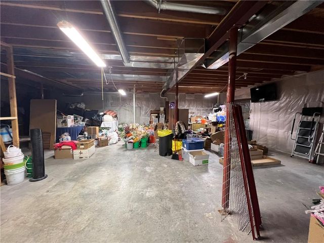 101 HEATHERTON Court, Gladstone, MO 64118