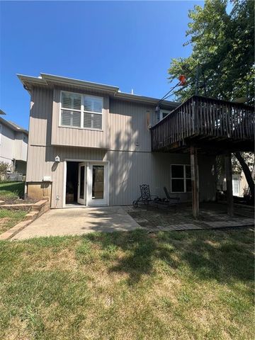 101 HEATHERTON Court, Gladstone, MO 64118