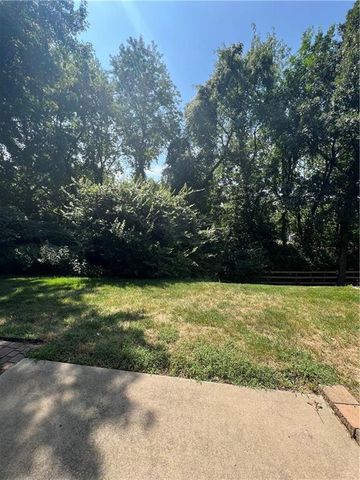 101 HEATHERTON Court, Gladstone, MO 64118