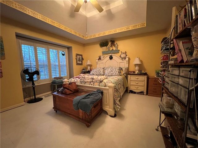 101 HEATHERTON Court, Gladstone, MO 64118