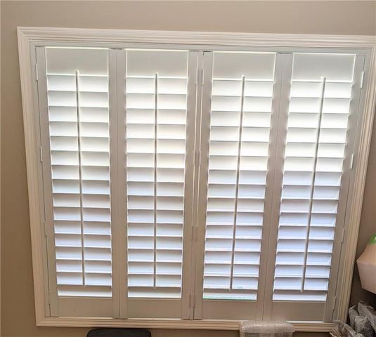 101 HEATHERTON Court, Gladstone, MO 64118