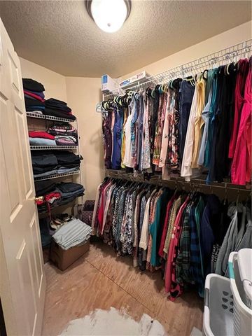 101 HEATHERTON Court, Gladstone, MO 64118