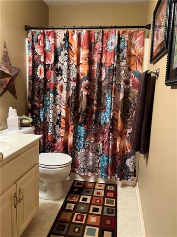 101 HEATHERTON Court, Gladstone, MO 64118