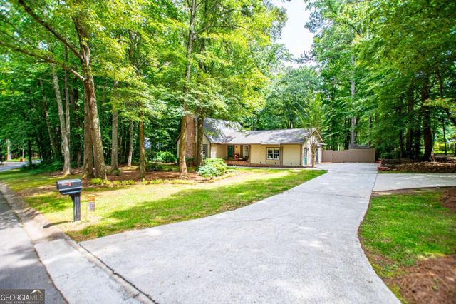 100 Camp Drive, Carrollton, GA 30117