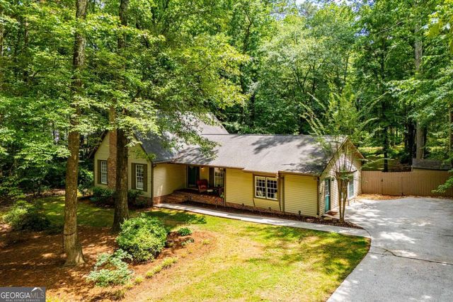 100 Camp Drive, Carrollton, GA 30117