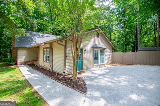 100 Camp Drive, Carrollton, GA 30117