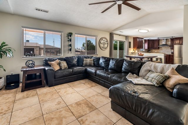 3004 22nd Avenue SE, Rio Rancho, NM 87124