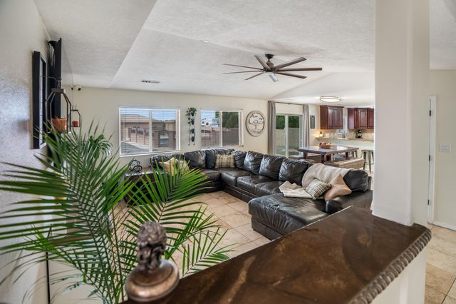 3004 22nd Avenue SE, Rio Rancho, NM 87124