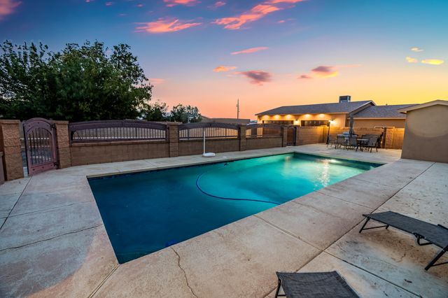3004 22nd Avenue SE, Rio Rancho, NM 87124