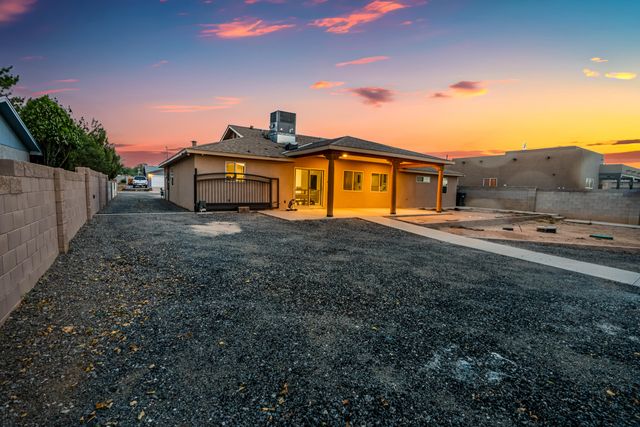 3004 22nd Avenue SE, Rio Rancho, NM 87124