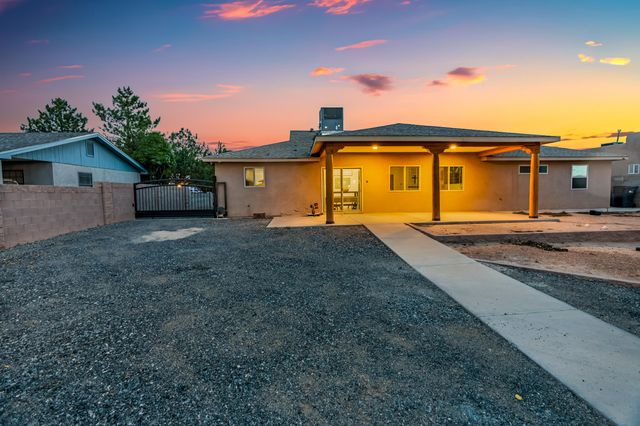 3004 22nd Avenue SE, Rio Rancho, NM 87124