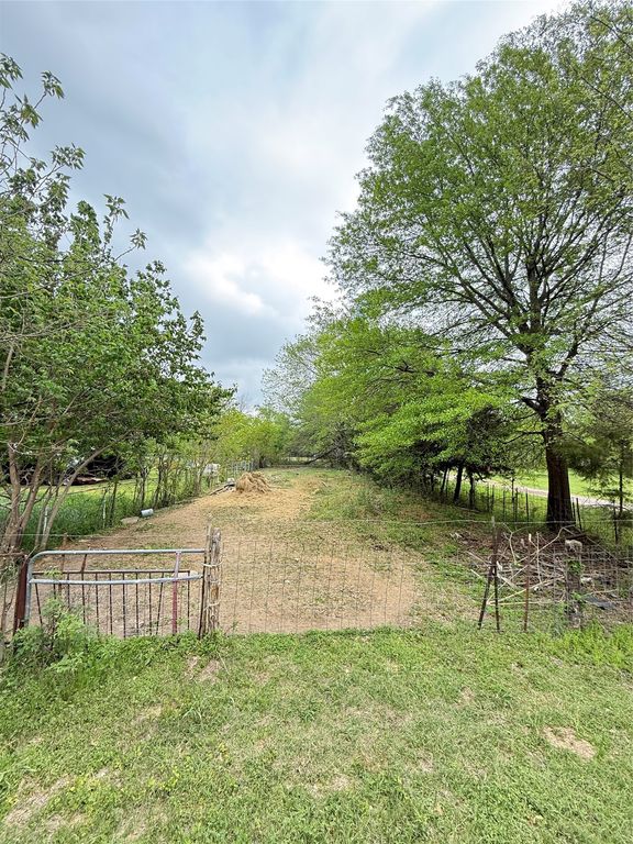 3300 Middlefield Drive, Dallas, TX 75253