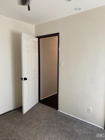 3301 Bank Street, Bakersfield, CA 93309