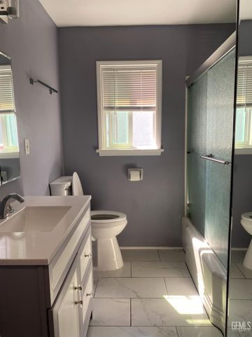 3301 Bank Street, Bakersfield, CA 93309