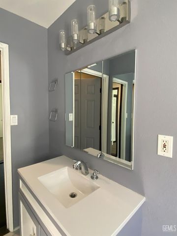 3301 Bank Street, Bakersfield, CA 93309