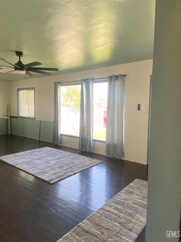 3301 Bank Street, Bakersfield, CA 93309