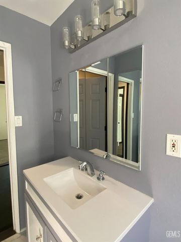 3301 Bank Street, Bakersfield, CA 93309