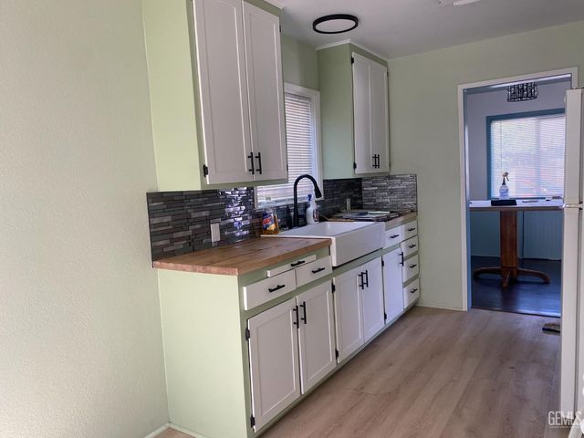 3301 Bank Street, Bakersfield, CA 93309