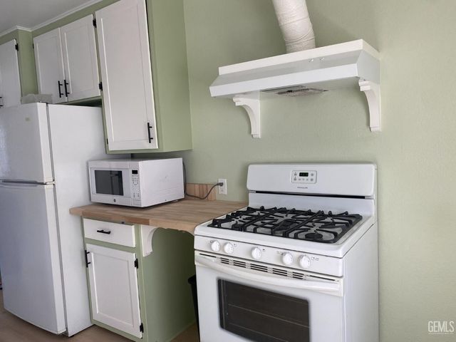 3301 Bank Street, Bakersfield, CA 93309