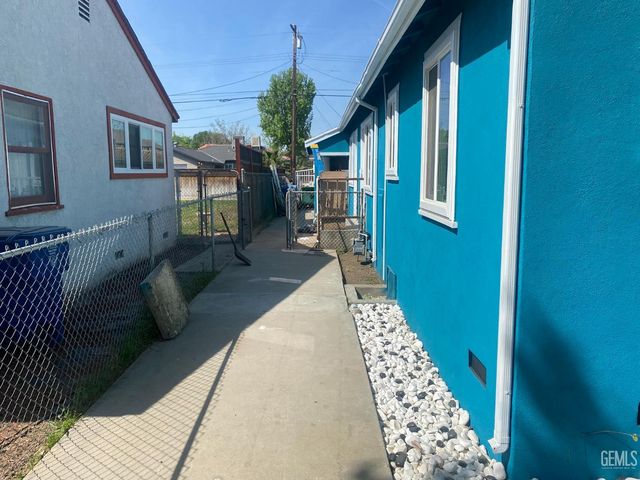 3301 Bank Street, Bakersfield, CA 93309