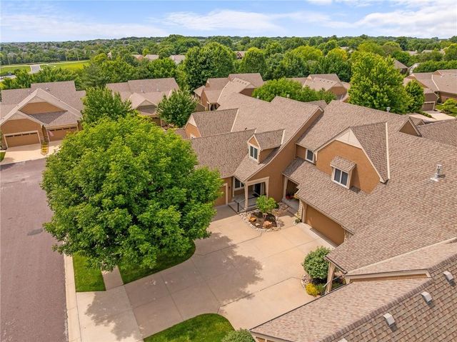 7892 W 157th Terrace, Overland Park, KS 66223