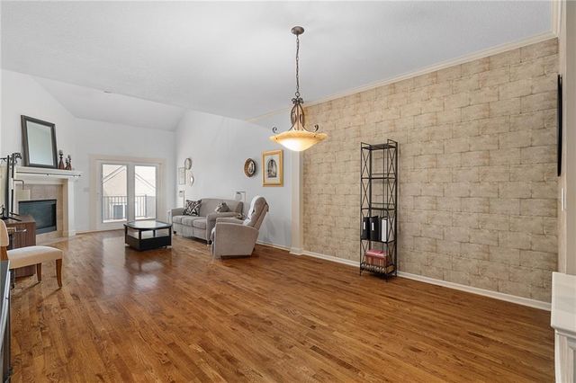 7892 W 157th Terrace, Overland Park, KS 66223