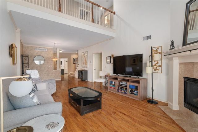 7892 W 157th Terrace, Overland Park, KS 66223