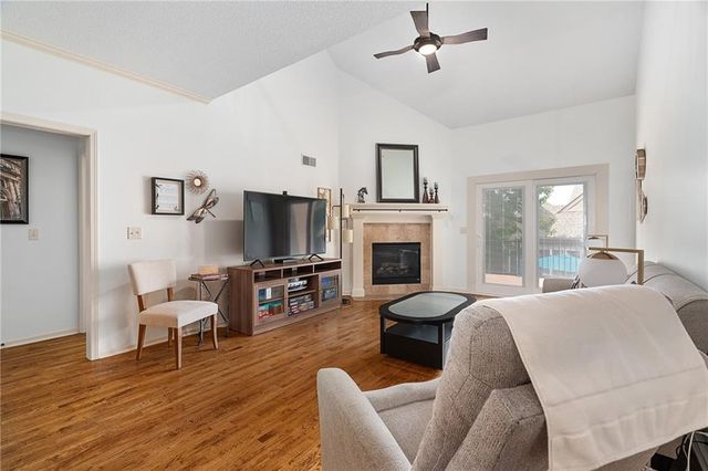 7892 W 157th Terrace, Overland Park, KS 66223