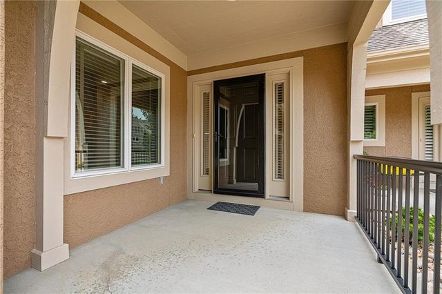 7892 W 157th Terrace, Overland Park, KS 66223