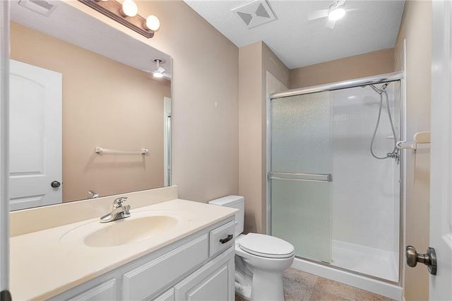 7892 W 157th Terrace, Overland Park, KS 66223